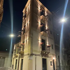 Vicolo San Gaetano -luxury Rooms- Apartament Katania